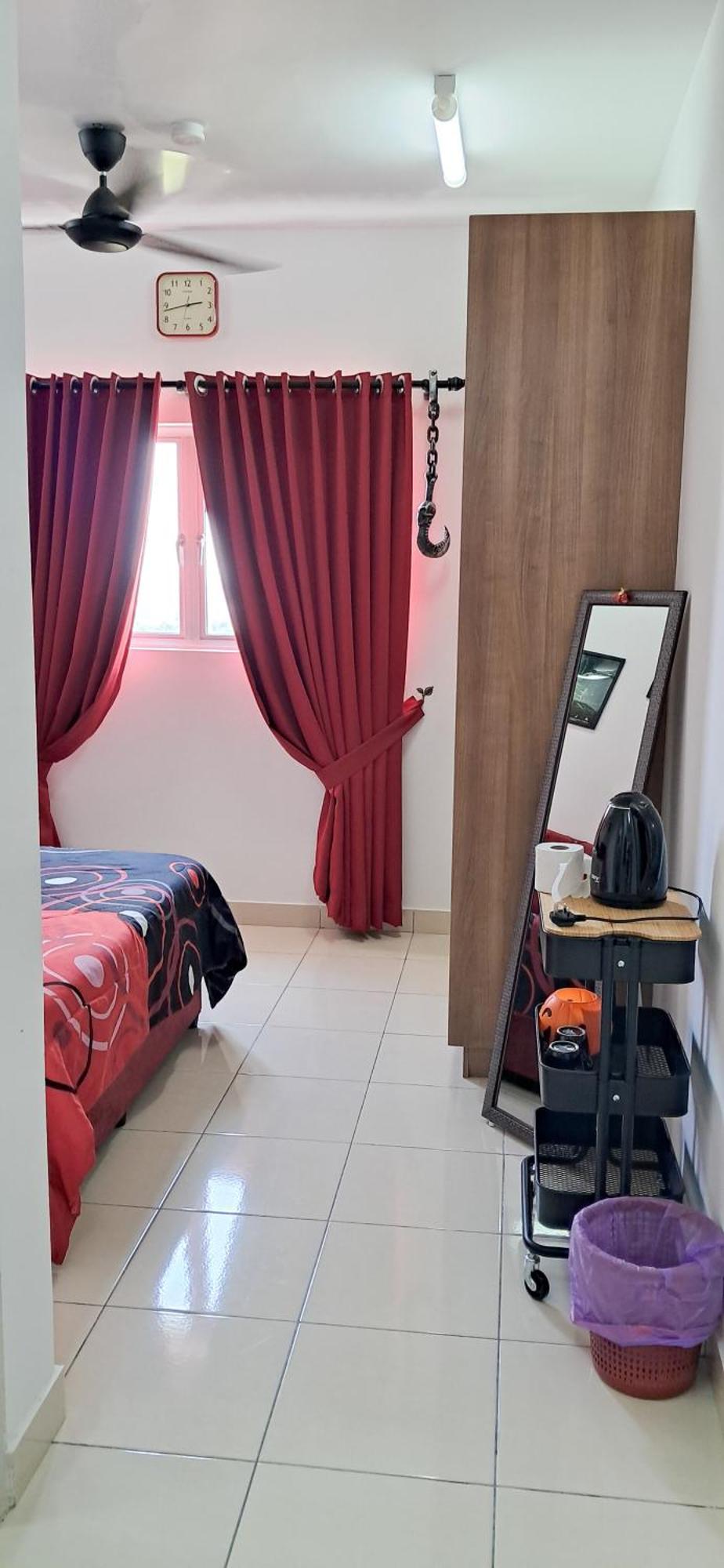 The Red Room Alanis Residence Сепанг Екстериор снимка