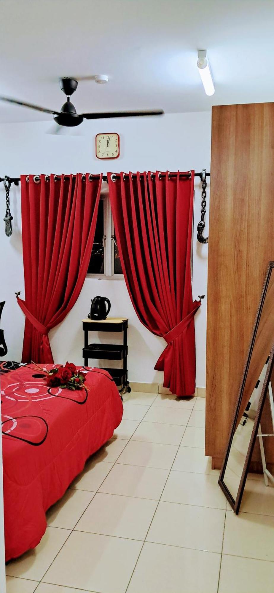 The Red Room Alanis Residence Сепанг Екстериор снимка
